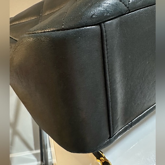 Chanel Matelassé Vintage Lambskin Shoulder Tote Black Gold Chain - Picture 11 of 16